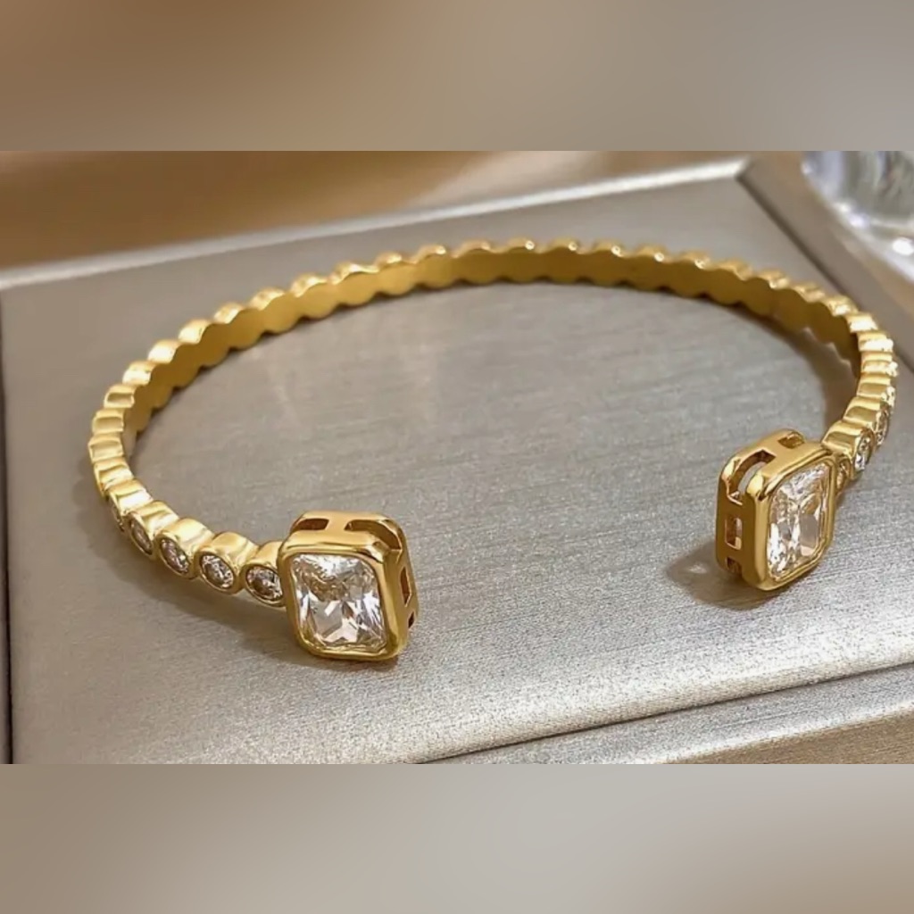Elegant Gold Plated Cable Bracelet W/ Swarovski Crystal Accents Nwt Gorgeous